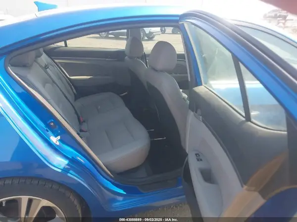 5NPD84LF3HH069572 2017 HYUNDAI ELANTRA - Image 8