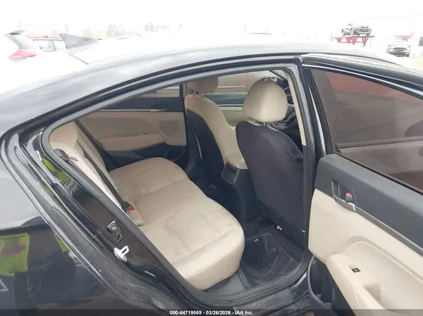 5NPD84LF3HH069880 2017 HYUNDAI ELANTRA - Image 8