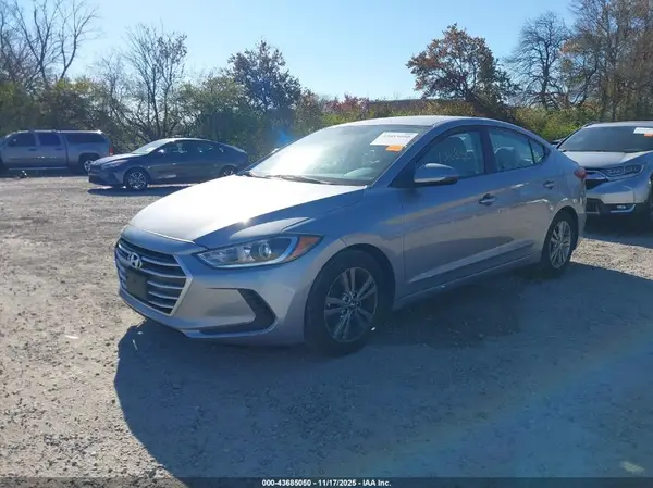 5NPD84LF3HH070477 2017 HYUNDAI ELANTRA - Image 2