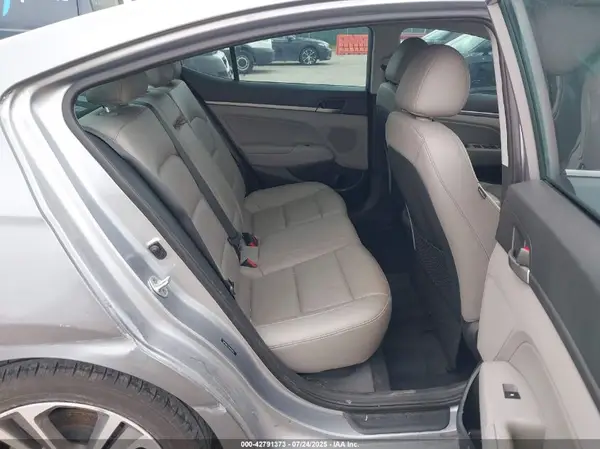 5NPD84LF3HH070673 2017 HYUNDAI ELANTRA - Image 8