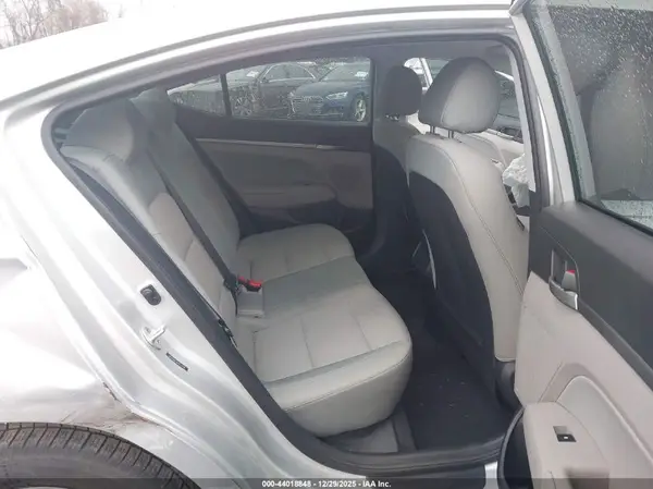 5NPD84LF3HH073248 2017 HYUNDAI ELANTRA - Image 8