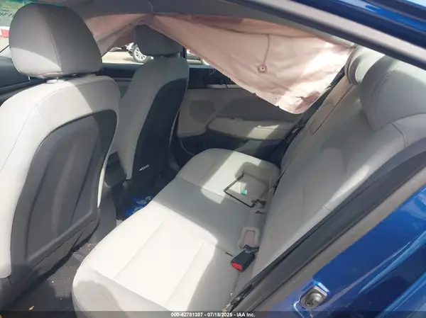 5NPD84LF3HH074318 2017 HYUNDAI ELANTRA - Image 8