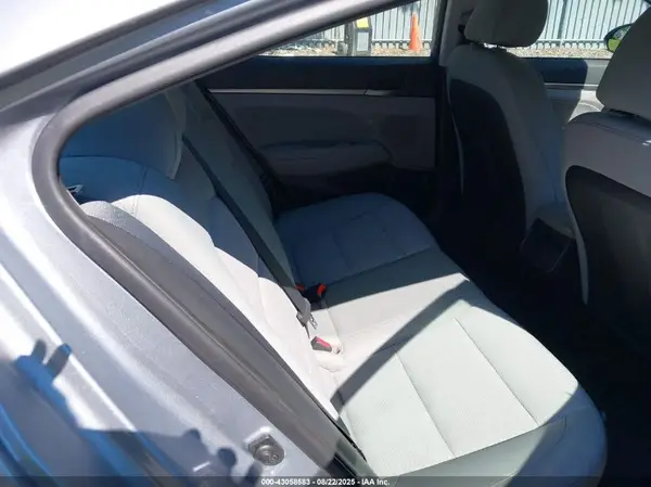 5NPD84LF3HH077395 2017 HYUNDAI ELANTRA - Image 8