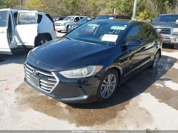 5NPD84LF3HH085223 2017 HYUNDAI ELANTRA - Image 2