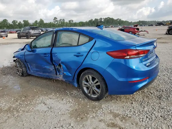 5NPD84LF3HH085643 2017 HYUNDAI ELANTRA - Image 2