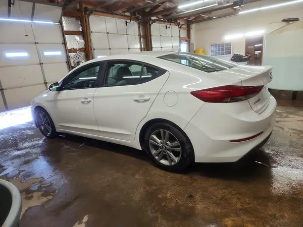 5NPD84LF3HH098361 2017 HYUNDAI ELANTRA - Image 2
