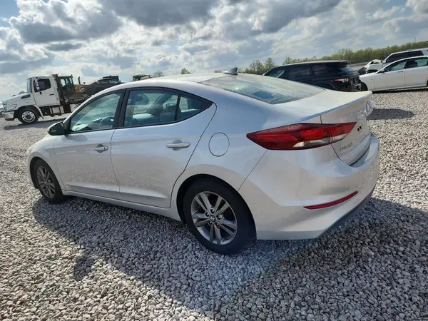 5NPD84LF3HH098957 2017 HYUNDAI ELANTRA - Image 2