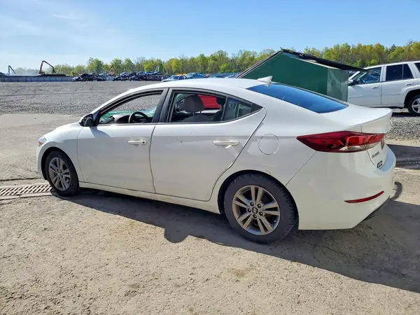 5NPD84LF3HH106684 2017 HYUNDAI ELANTRA - Image 2