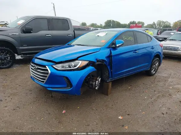 5NPD84LF3HH129625 2017 HYUNDAI ELANTRA - Image 2