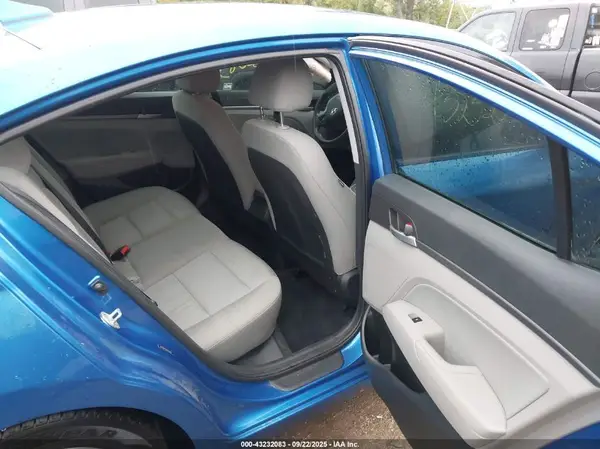 5NPD84LF3HH129625 2017 HYUNDAI ELANTRA - Image 8