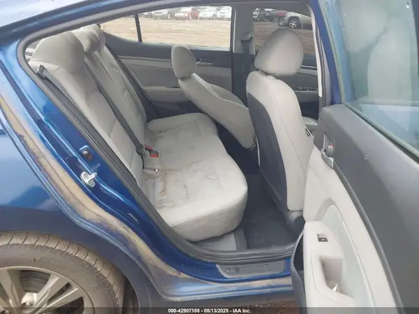 5NPD84LF3HH135652 2017 HYUNDAI ELANTRA - Image 8