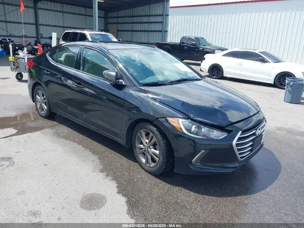 5NPD84LF3HH135859 2017 HYUNDAI ELANTRA - Image 1