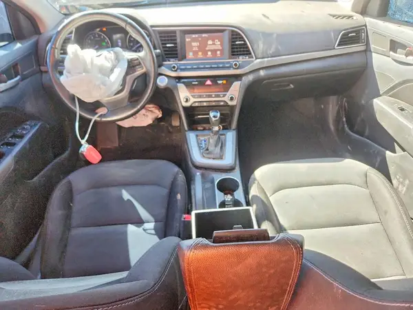 5NPD84LF3HH136039 2017 HYUNDAI ELANTRA - Image 8