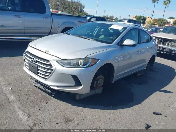 5NPD84LF3HH140558 2017 HYUNDAI ELANTRA - Image 2