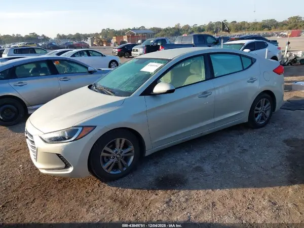 5NPD84LF3HH140642 2017 HYUNDAI ELANTRA - Image 2