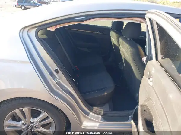 5NPD84LF3HH143976 2017 HYUNDAI ELANTRA - Image 8