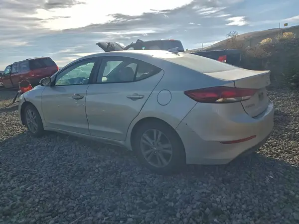 5NPD84LF3HH153424 2017 HYUNDAI ELANTRA - Image 2