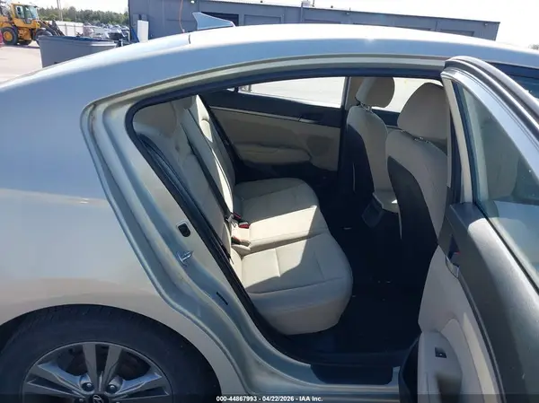 5NPD84LF3HH158932 2017 HYUNDAI ELANTRA - Image 8