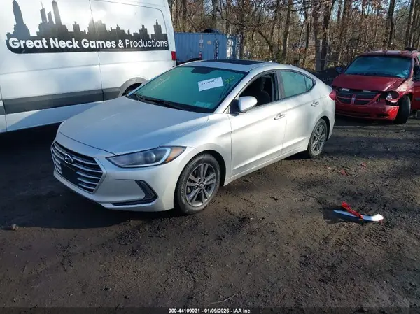 5NPD84LF3HH160941 2017 HYUNDAI ELANTRA - Image 2