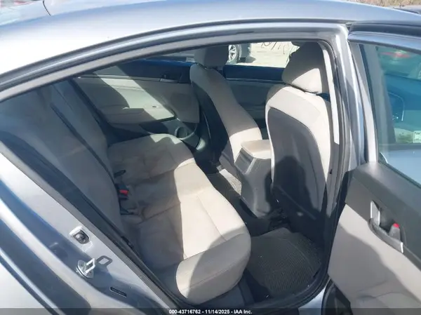 5NPD84LF3HH161622 2017 HYUNDAI ELANTRA - Image 8