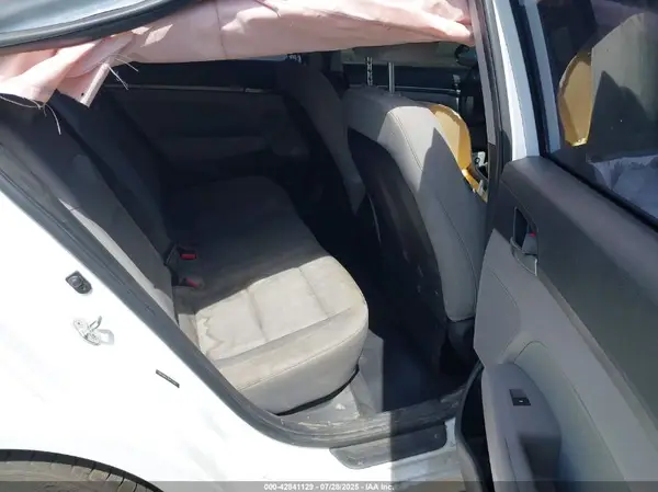 5NPD84LF3HH170966 2017 HYUNDAI ELANTRA - Image 8
