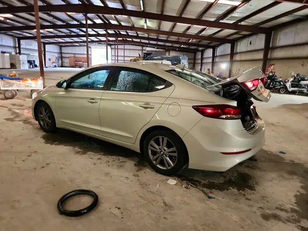 5NPD84LF3HH177559 2017 HYUNDAI ELANTRA - Image 2