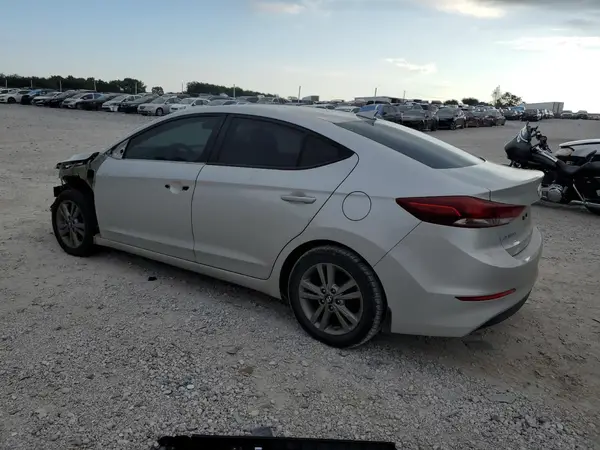 5NPD84LF3HH180915 2017 HYUNDAI ELANTRA - Image 2