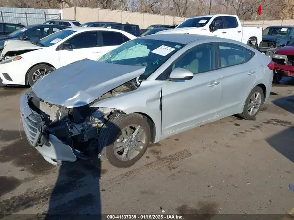 5NPD84LF3HH185824 2017 HYUNDAI ELANTRA - Image 2