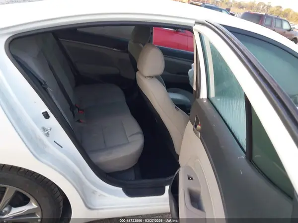5NPD84LF3HH192031 2017 HYUNDAI ELANTRA - Image 8