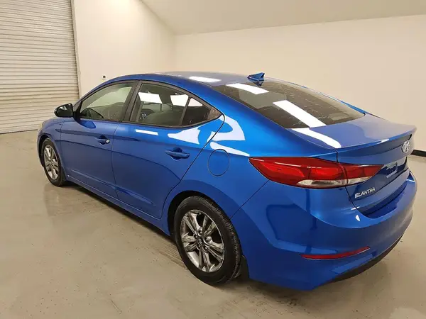 5NPD84LF3HH196726 2017 HYUNDAI ELANTRA - Image 2