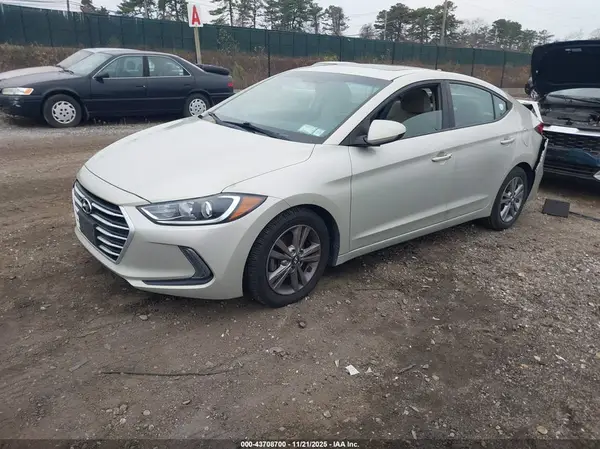 5NPD84LF3HH200628 2017 HYUNDAI ELANTRA - Image 2