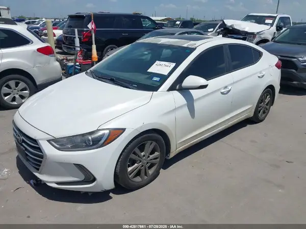 5NPD84LF3HH212035 2017 HYUNDAI ELANTRA - Image 2