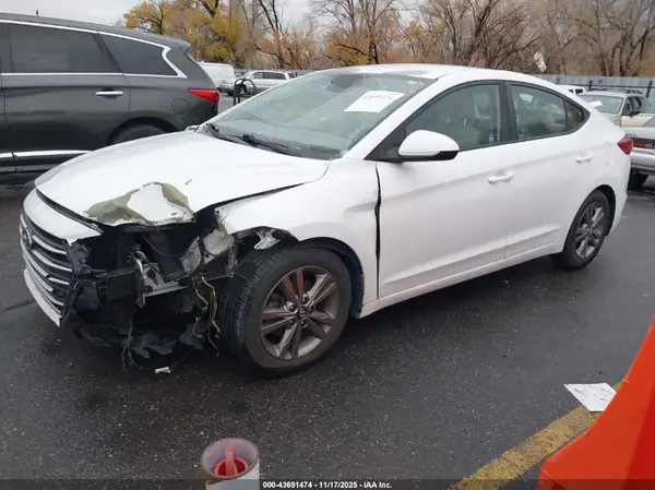 5NPD84LF3HH212438 2017 HYUNDAI ELANTRA - Image 2