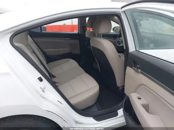 5NPD84LF3HH212438 2017 HYUNDAI ELANTRA - Image 8