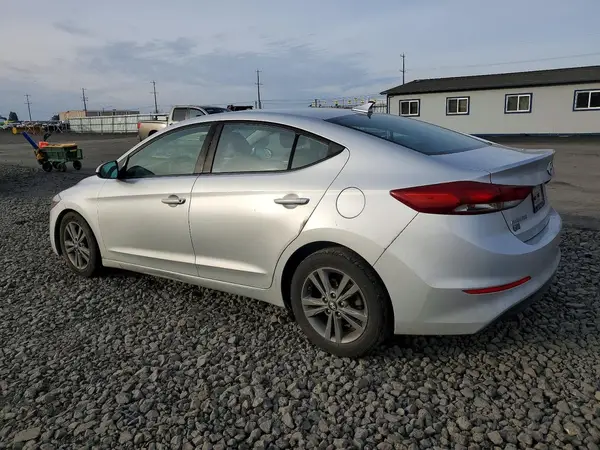 5NPD84LF3JH213840 2018 HYUNDAI ELANTRA - Image 2