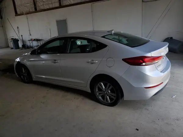5NPD84LF3JH217239 2018 HYUNDAI ELANTRA - Image 2