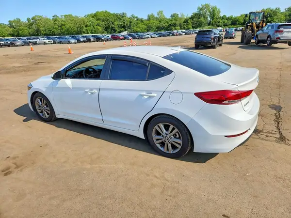 5NPD84LF3JH217368 2018 HYUNDAI ELANTRA - Image 2