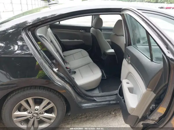 5NPD84LF3JH218925 2018 HYUNDAI ELANTRA - Image 8