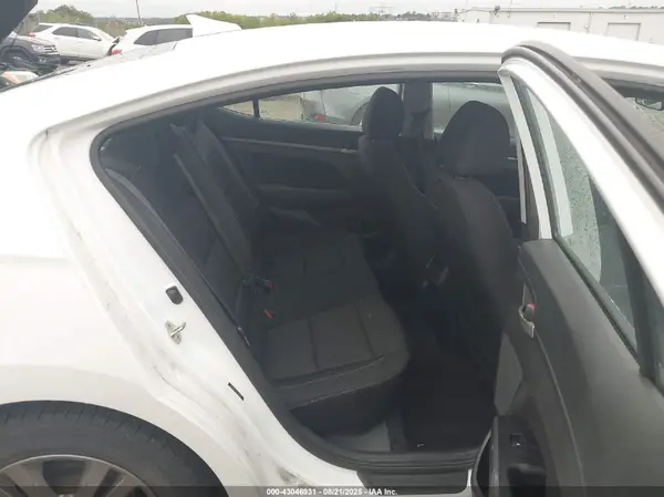 5NPD84LF3JH219427 2018 HYUNDAI ELANTRA - Image 8