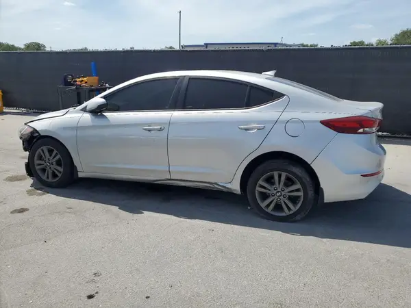 5NPD84LF3JH219637 2018 HYUNDAI ELANTRA - Image 2