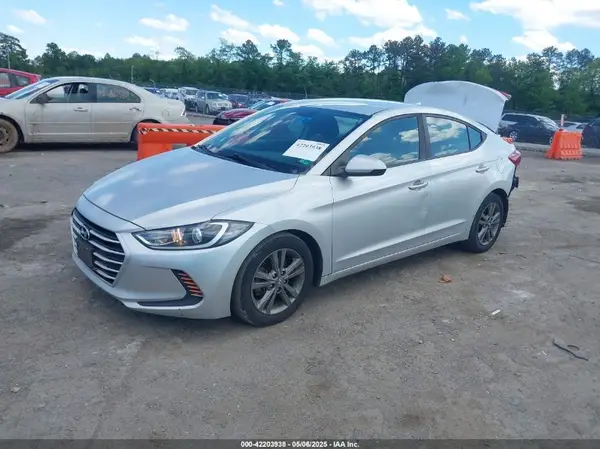5NPD84LF3JH220660 2018 HYUNDAI ELANTRA - Image 2