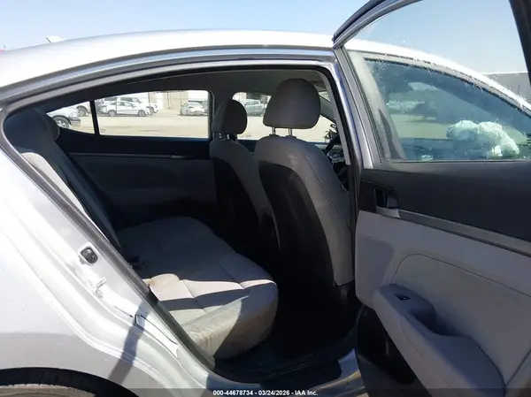 5NPD84LF3JH224000 2018 HYUNDAI ELANTRA - Image 8
