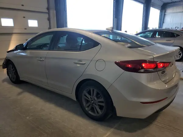 5NPD84LF3JH226877 2018 HYUNDAI ELANTRA - Image 2
