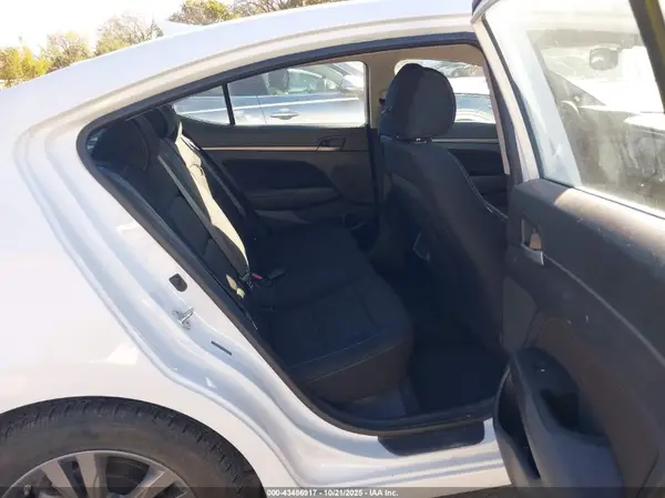 5NPD84LF3JH227091 2018 HYUNDAI ELANTRA - Image 8