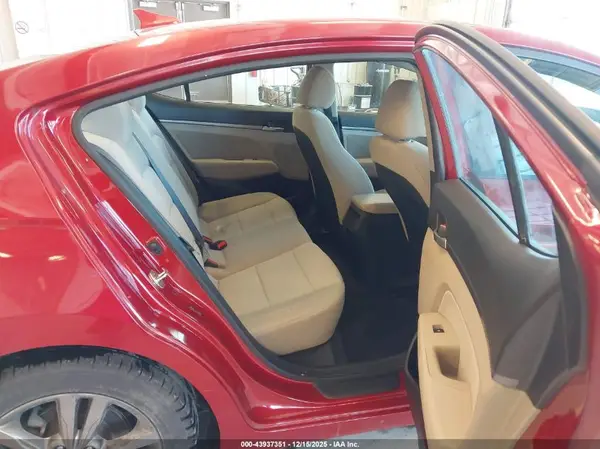 5NPD84LF3JH230850 2018 HYUNDAI ELANTRA - Image 8