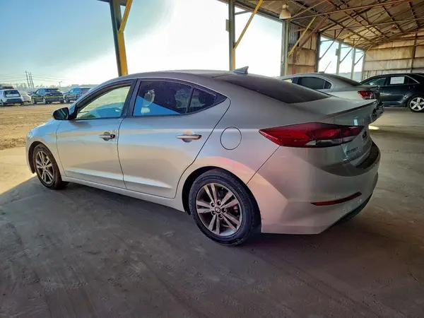 5NPD84LF3JH238978 2018 HYUNDAI ELANTRA - Image 2