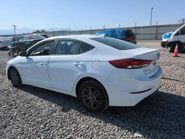 5NPD84LF3JH240715 2018 HYUNDAI ELANTRA - Image 2