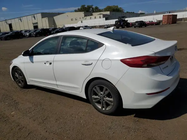 5NPD84LF3JH241332 2018 HYUNDAI ELANTRA - Image 2
