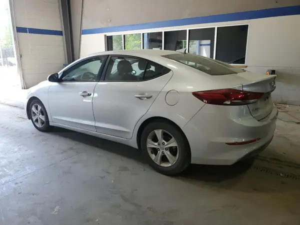 5NPD84LF3JH243582 2018 HYUNDAI ELANTRA - Image 2