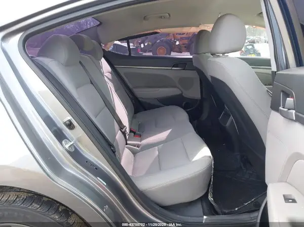 5NPD84LF3JH243601 2018 HYUNDAI ELANTRA - Image 8